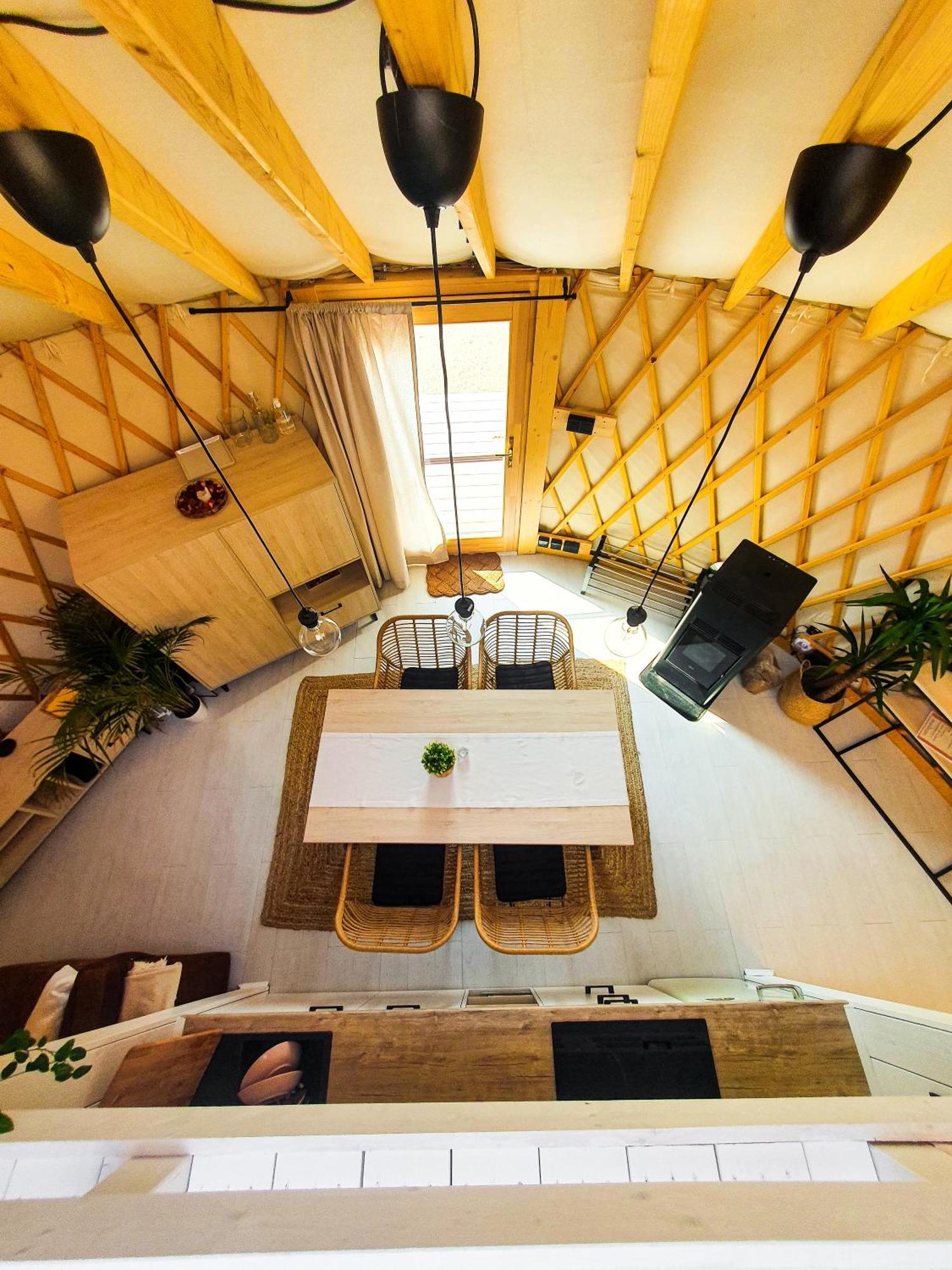 فندق Jurty Glamping غوستينين المظهر الخارجي الصورة