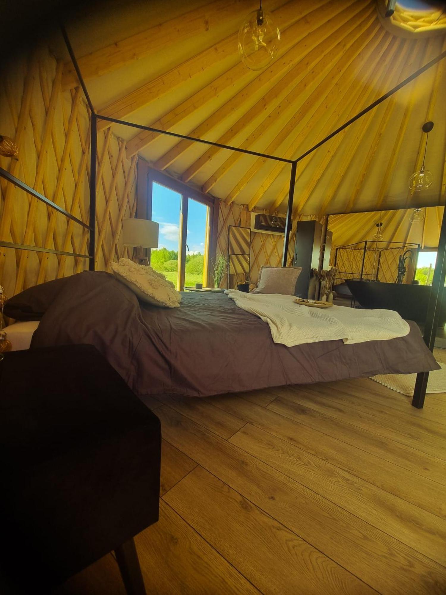 فندق Jurty Glamping غوستينين المظهر الخارجي الصورة