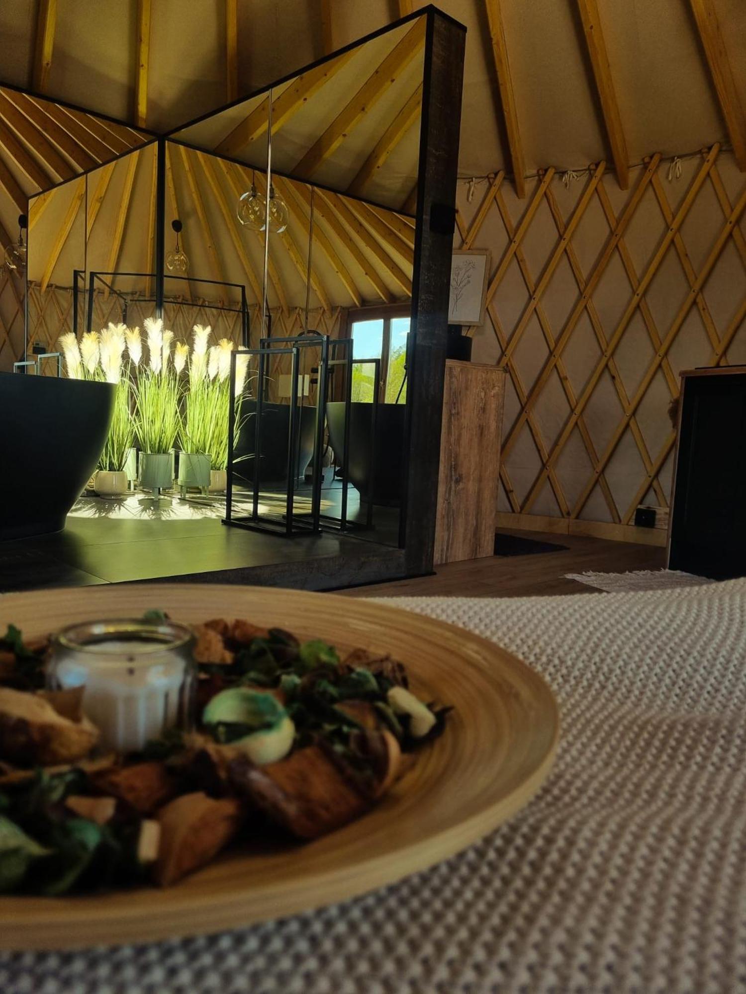 فندق Jurty Glamping غوستينين المظهر الخارجي الصورة