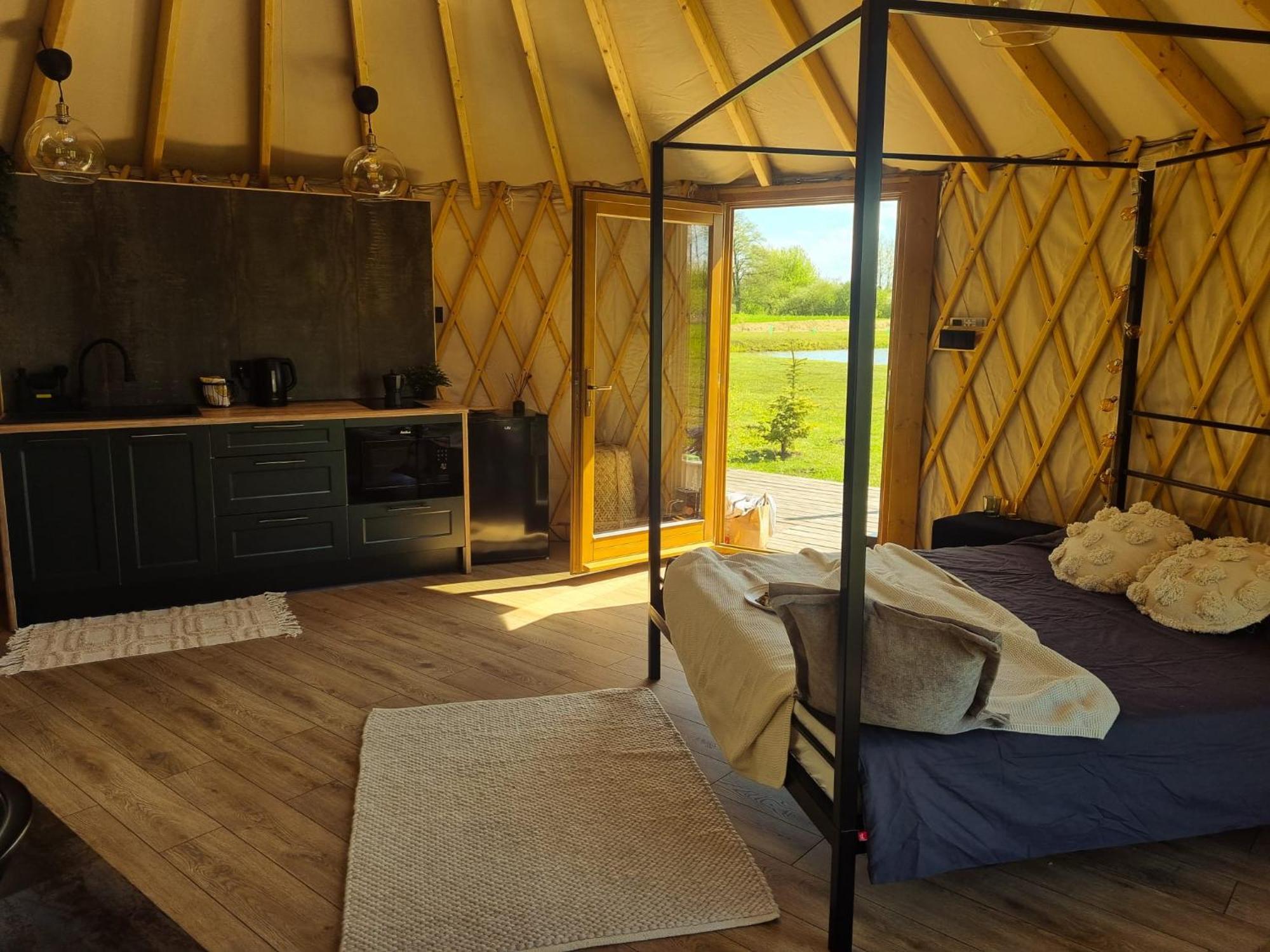 فندق Jurty Glamping غوستينين المظهر الخارجي الصورة