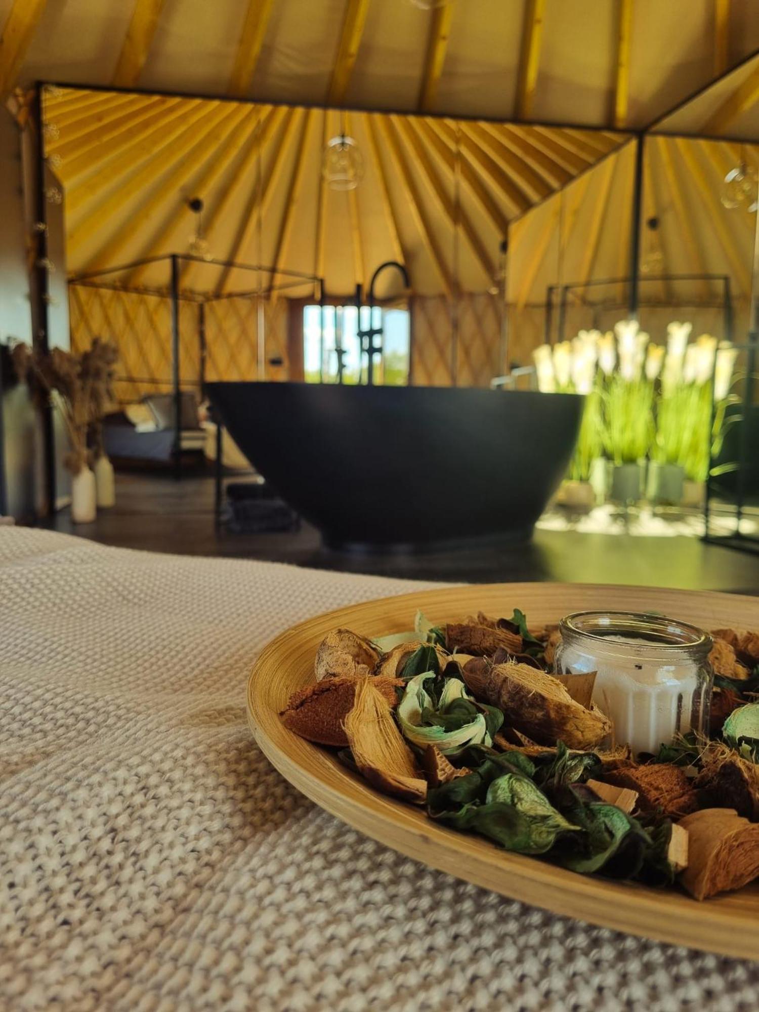فندق Jurty Glamping غوستينين المظهر الخارجي الصورة