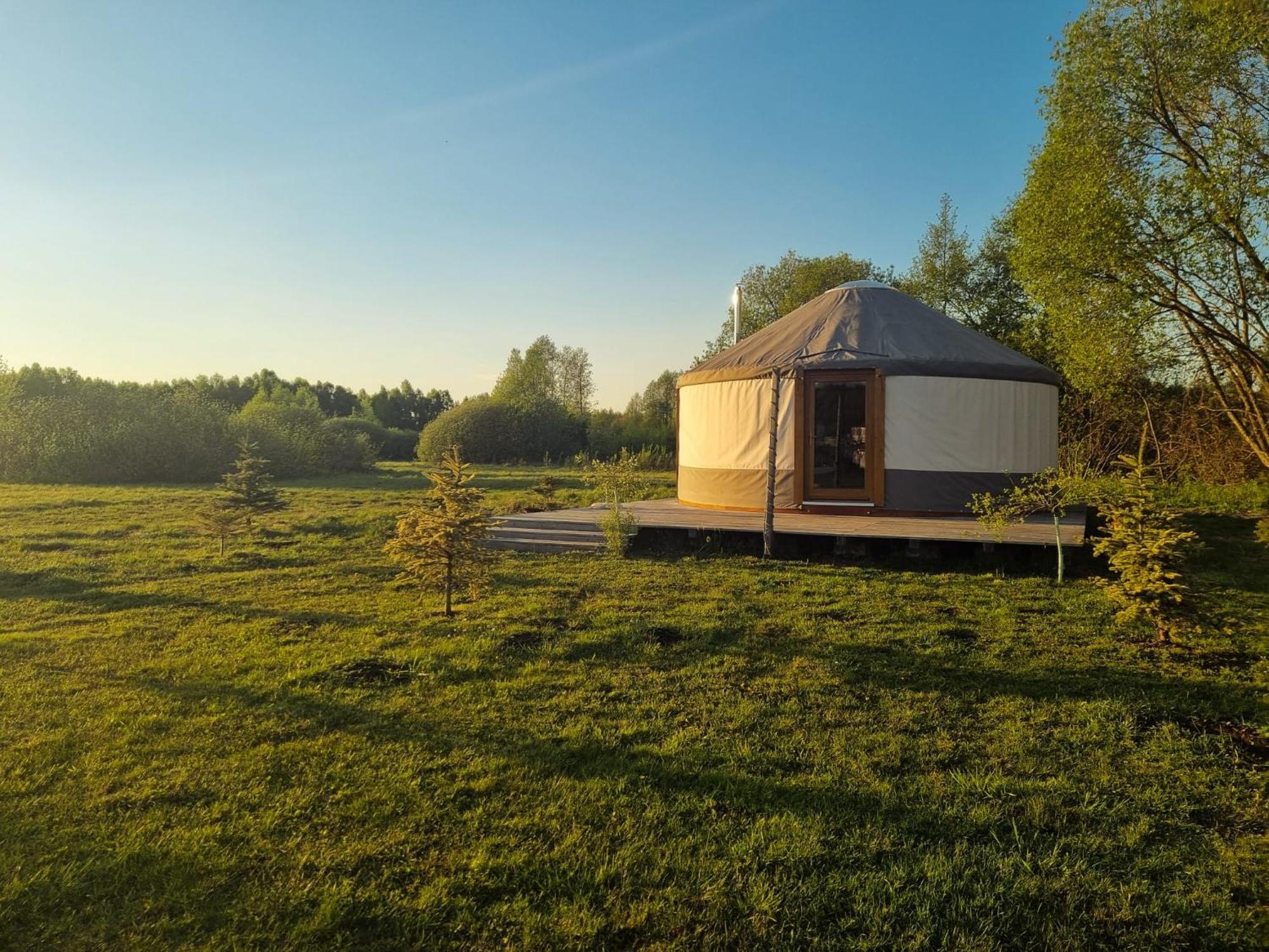 فندق Jurty Glamping غوستينين المظهر الخارجي الصورة